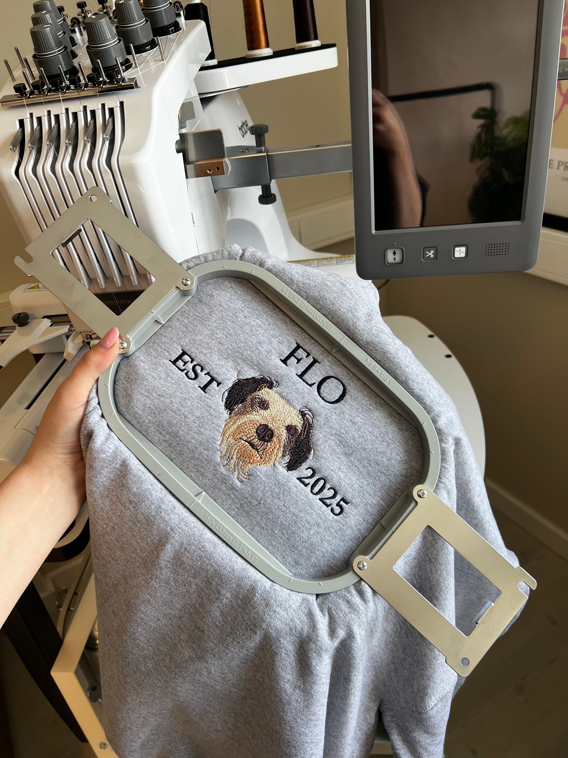 SWEATER MET HUISDIER BORDURING - Mijn Huisdier Cadeau