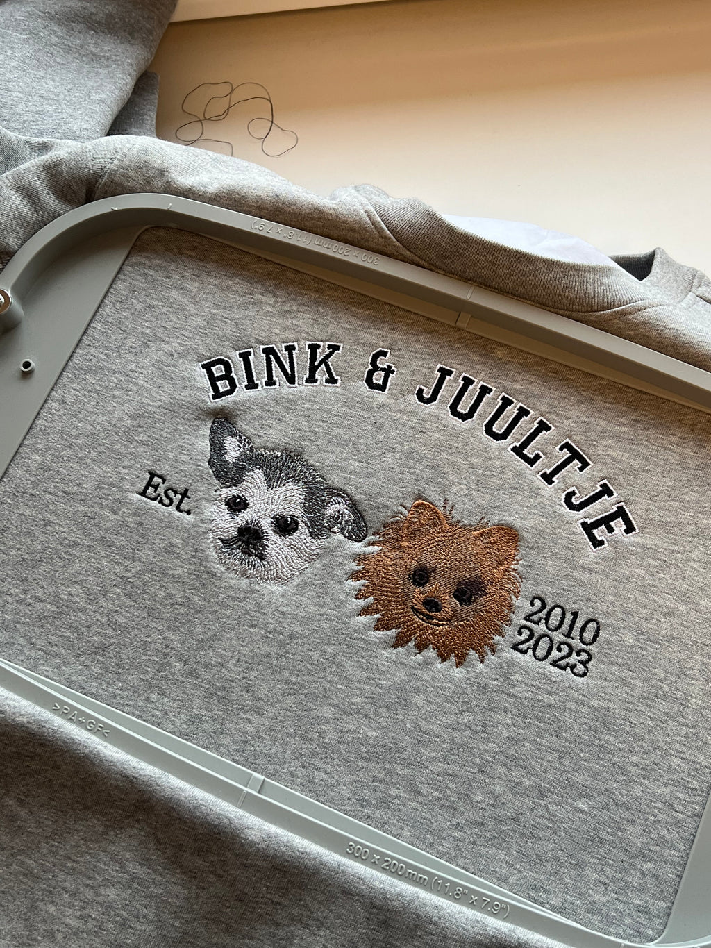 SWEATER MET TWEE HUISDIEREN BORDURING - Mijn Huisdier Cadeau
