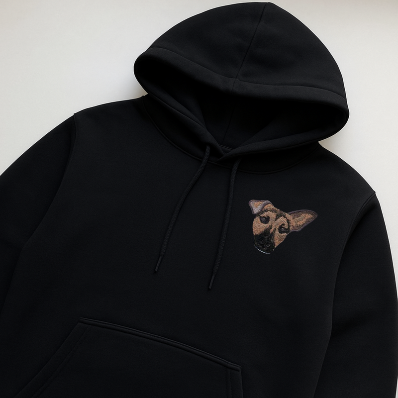 HOODIE MET HUISDIER BORST BORDURING